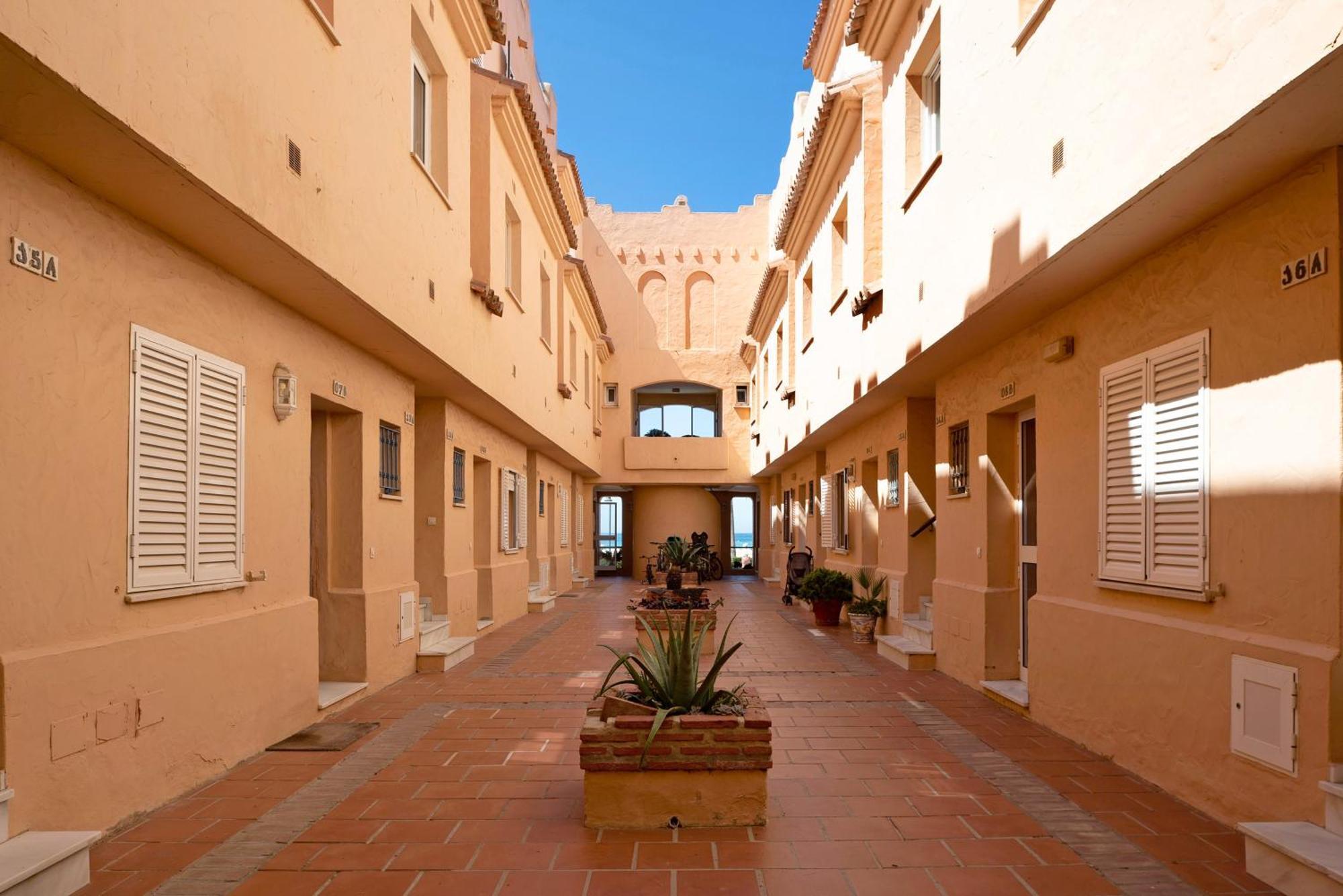 Апартаменты Apartamento Lances Тарифа Экстерьер фото
